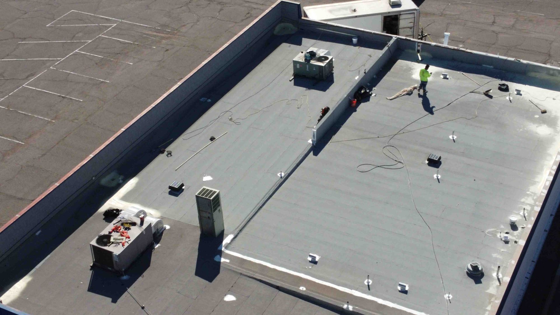 Choosing the Right Roofing Contractor: Insights and Expert Advice 4 advanced roofing contractors